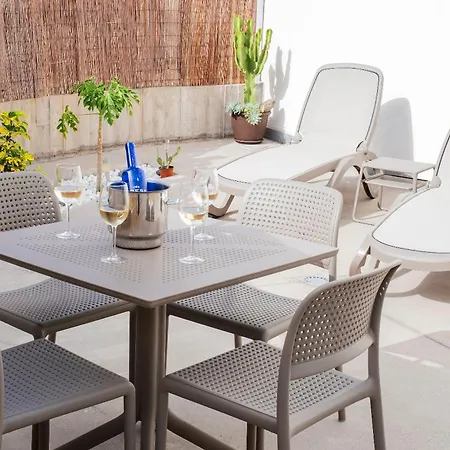 Home2book Coastal Calm Eras Patio Rooftop 샬레 *