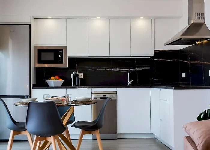 Home2book Coastal Calm Eras Patio Rooftop *