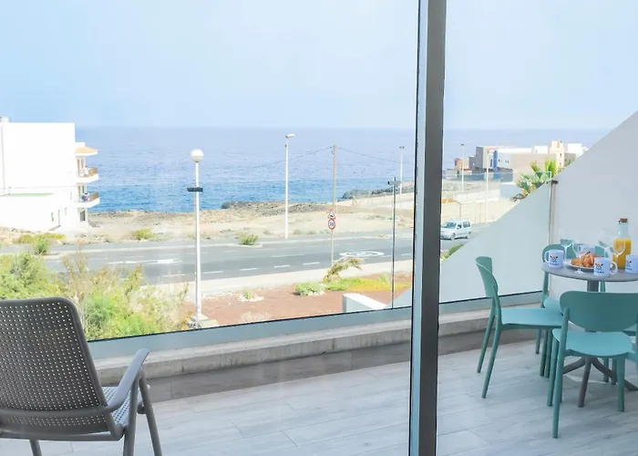 Alpstuga Home2book Coastal Calm Eras Patio Rooftop