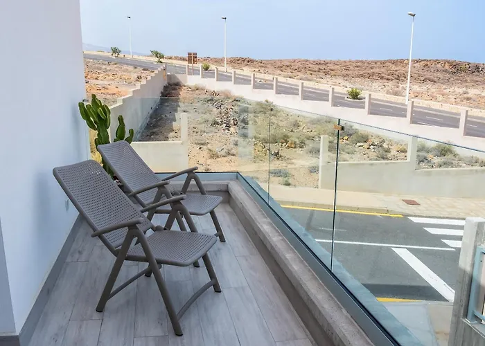 Alpstuga Home2book Coastal Calm Eras Patio Rooftop