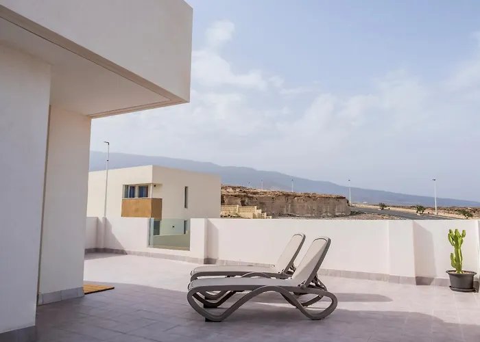 Home2book Coastal Calm Eras Patio Rooftop シャレー Arico