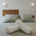 Home2book Coastal Calm Eras Patio Rooftop شاليه