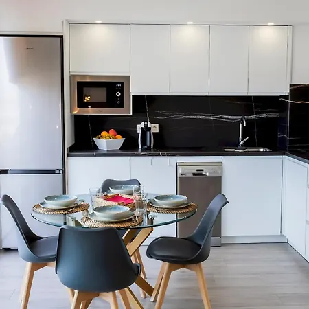 Alpstuga Home2book Coastal Calm Eras Patio Rooftop