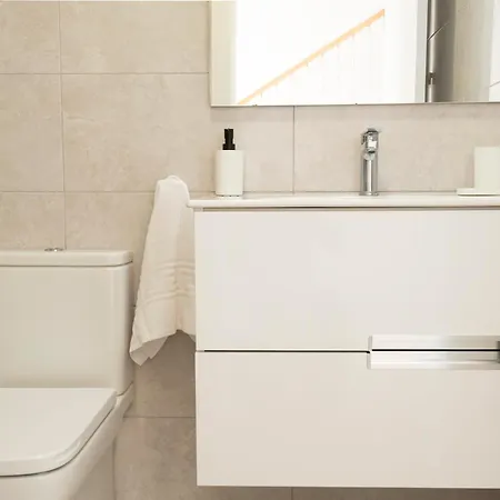 Alpstuga Home2book Coastal Calm Eras Patio Rooftop *