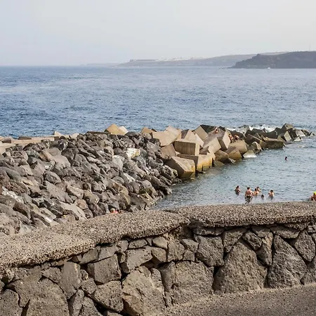 Alpstuga Home2book Coastal Calm Eras Patio Rooftop